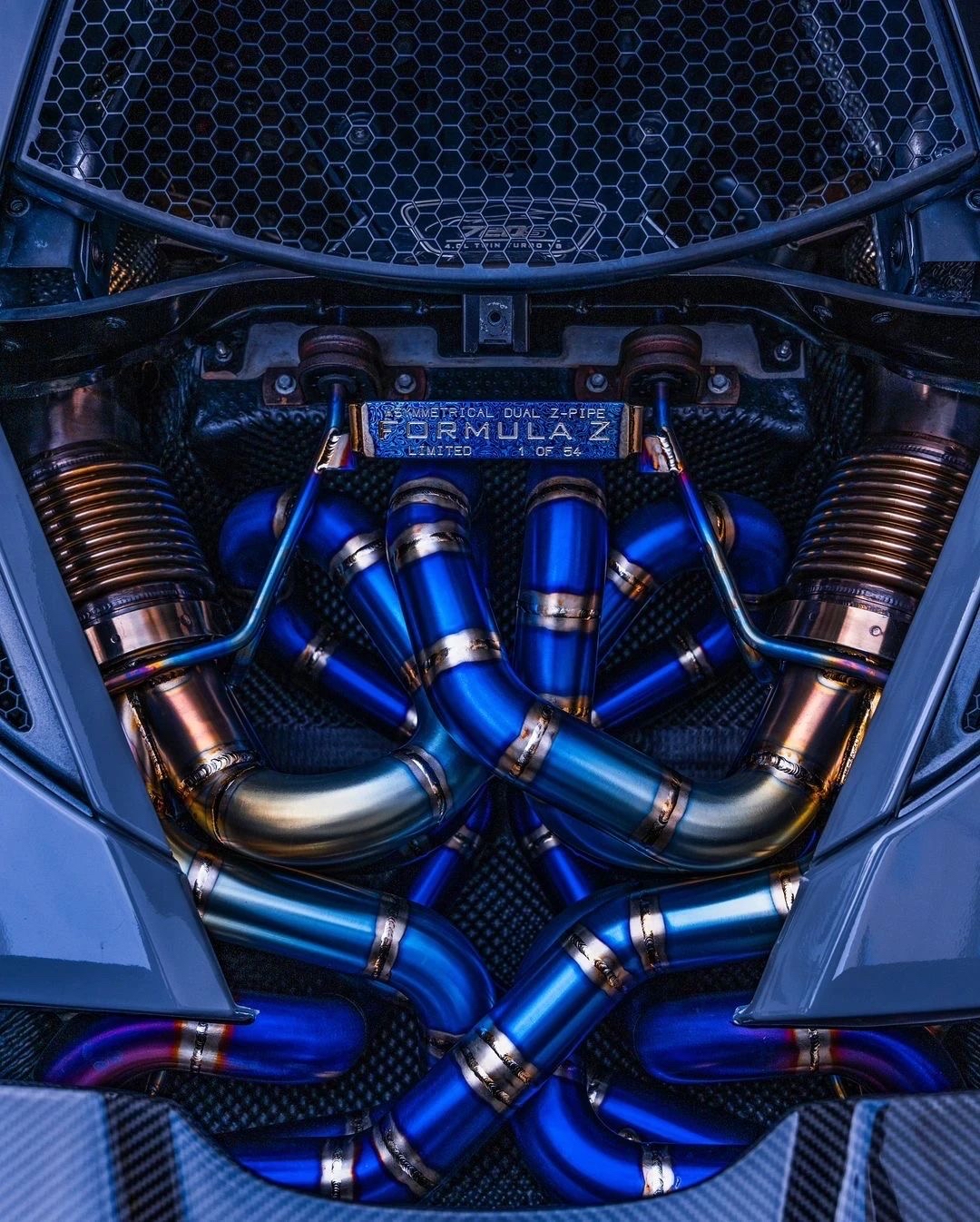 梅赛德斯碾压迈凯伦，佩雷兹高光表现