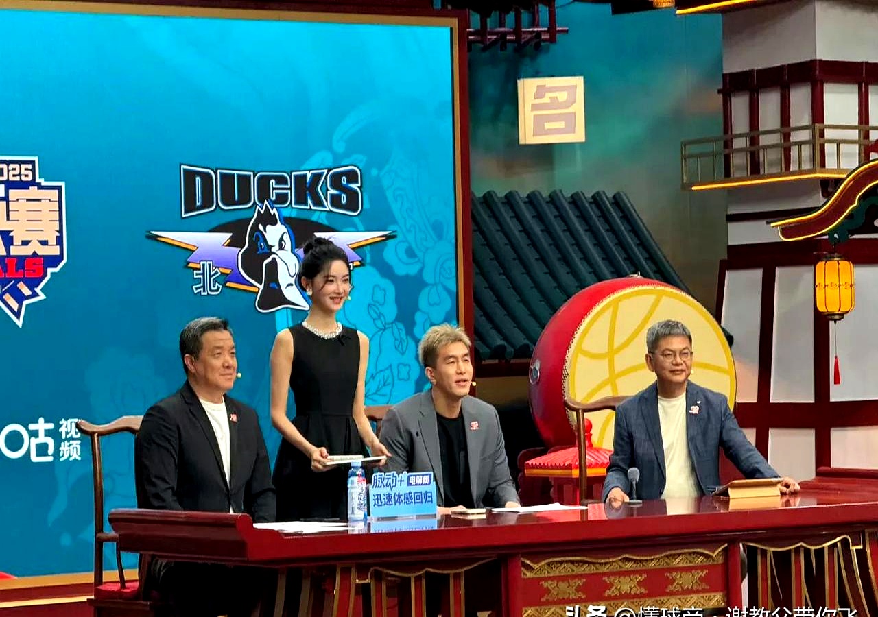 猛龙翻盘深圳队，周琦带队取胜