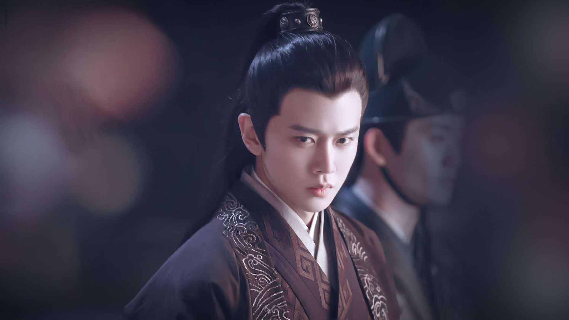 活塞引擎轰鸣冲垮森林狼，班凯罗却在F1街道赛接管了比赛